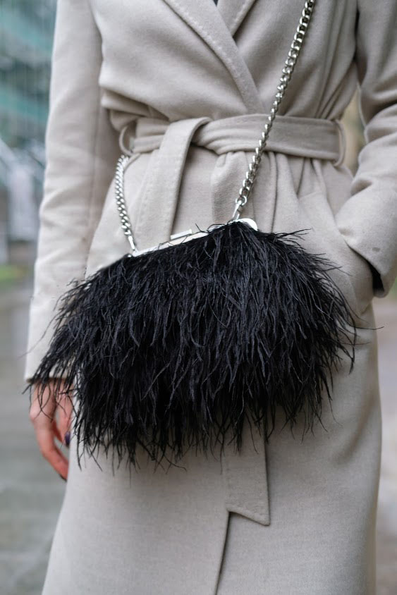 Evening shoulder bag, embellished with exotic ostrich feathers – Ewan’s ...